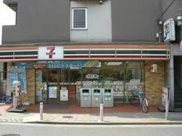 コンビニ セブンイレブン　世田谷等々力１丁目店 298m