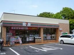 コンビニ セブンイレブン　世田谷尾山台店 910m